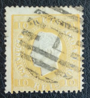 1870-1876 - Selo Nº 37 - 10 reis amarelo. D. Luís I.Fita direita. P. liso.  Dent. 13 1/2. Carimbo da 2ª reforma - Lisboa