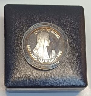 Medalha em prata. N. S. de Fátima. Ano Mariano